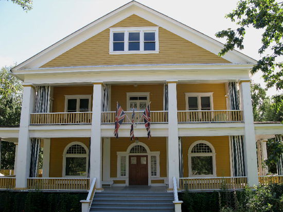 Die ehemalige Villa des Regierungs-Gouverneurs...; heute ist Yukon eine selbständige Provinz mit eigener Verwaltung und Legislative...