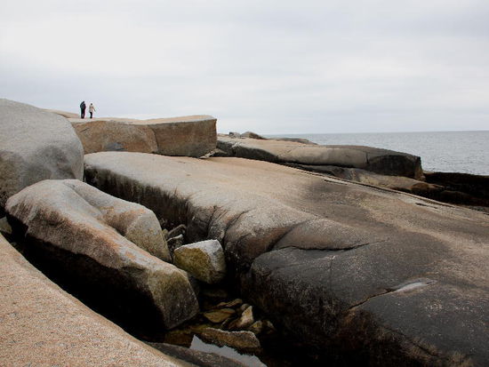 Die wuchtigen Granitfelsen am Atlantik...
