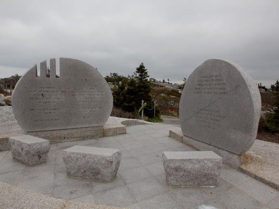 Etwas ausserhalb von Peggys Cove liegt die Gedenkstätte für die Opfer des Swissair Absturzes vom 2. Sept. 1998...