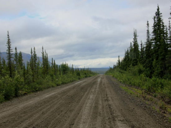 Der Denali Hwy. ist aufgeweicht vom Regen...