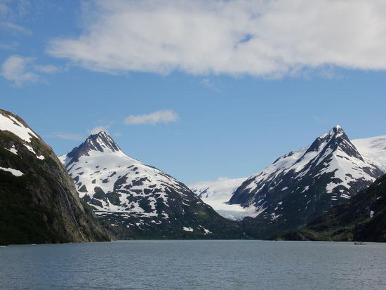 Auch wir verabschieden uns Richtung Whittier...; hier der Portage Gletscher...