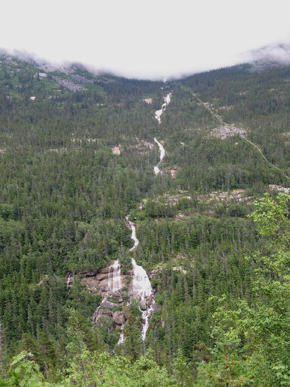 Wiederum geht es in die Berge Richtung Kanada...