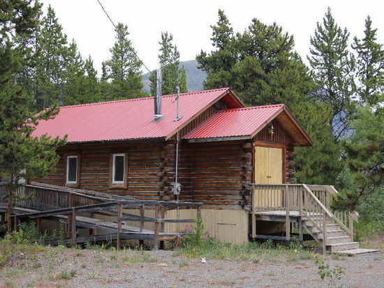 Mit dem dazugehörigen Pfarrhaus...