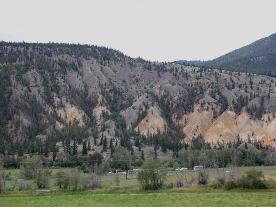 Die Landschaft verändert sich abermals, es wird trocken, sandig...