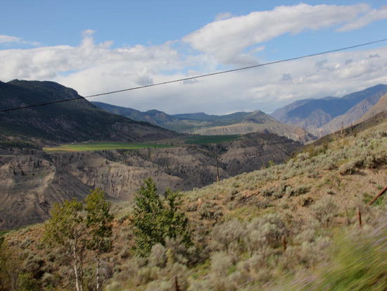 Tiefe Einschnitte im Gelände durch den Fraser River...