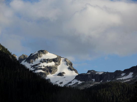 Bei den Nair Falls beziehen wir in einem Provincial-Parc einen einfachen, aber sehr schönen CP...; wir lernen Edi und Lydia kennen, ein Berner Ehepaar, welches sich auf einer Kanada-Ferienreise befindet...
Wir sind mittlerweile etwas weiter und grüssen recht herzlich....!