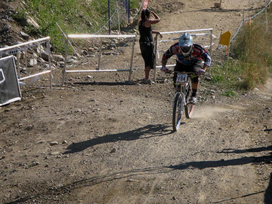 ...sondern beim Downhill Racing...; wer gewonnen hat...?