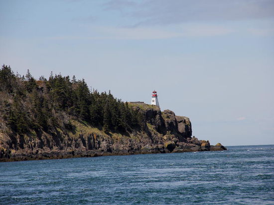 Die kurze Überfahrt, im Preis eingeschlossen ist bereits die Rückfahrt - einen andern Weg gibt es nicht...!