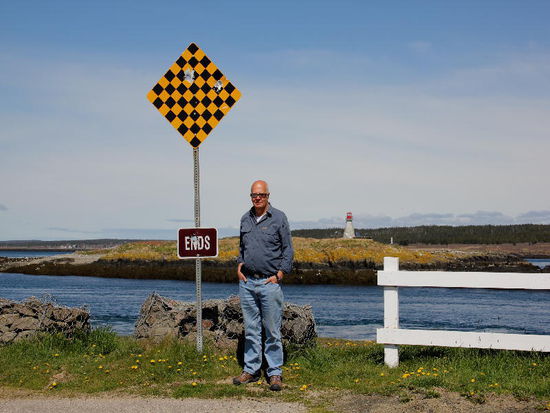 Das Ende auf der andern Seite... Die Tafeln werden offenbar auch als Zielscheibe für Schusswaffen gebraucht... nix wie weg...!
