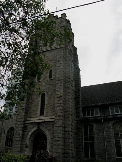 Wohl kaum zu anzunehmen, dass alle in diese Kirche wollen...!!