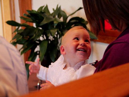 Ob Leonie wohl ahnt, dass sie heute getauft wird...?