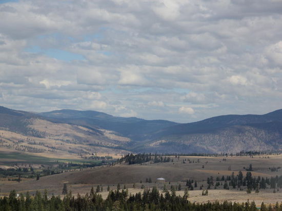 Hügelketten ringsum...