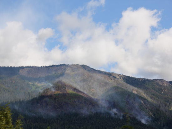 Waldbrand auf der andern Talseite...