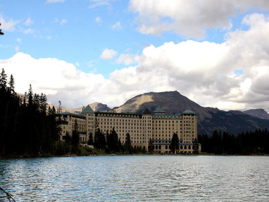 Das Château Lake Louise - nicht ganz billig zu wohnen im 5* Hotel...