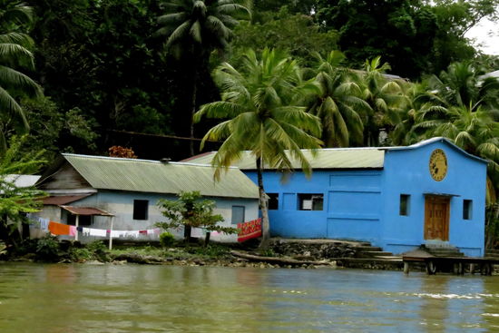 Auch die Kirche am Fluss darf nicht fehlen!