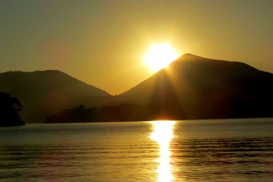 Und später den herrlichen Sonnenuntergang über der Lagune geniessen