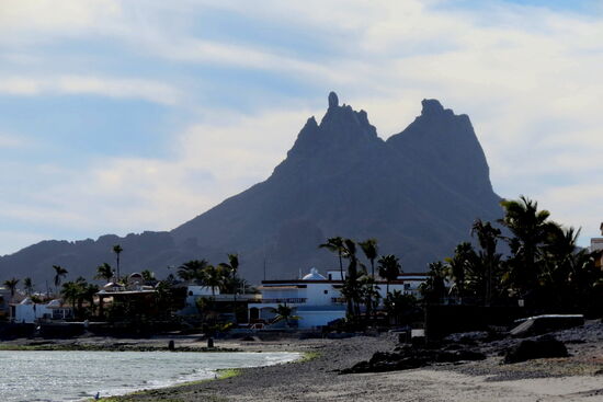 Das Wahrzeichen von San Carlos mit dem lustigen Namen - der Ziegenzitzenberg 