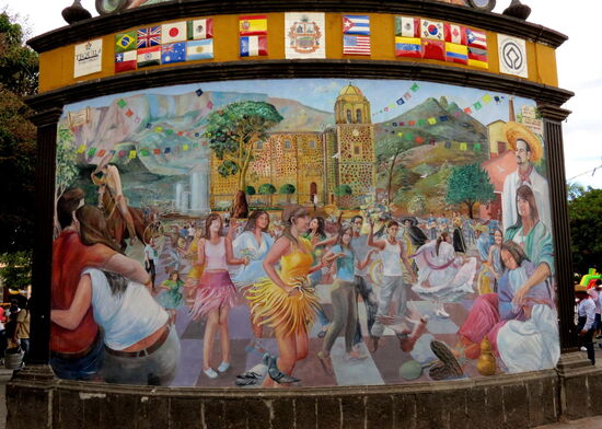 So ähnlich wie auf dem Bild ist das bunte Treiben in der Stadt