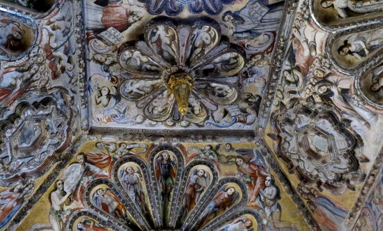 Überall sind kleine und kleinste Details zu betrachten