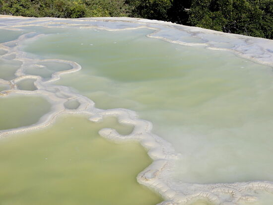 Von der Natur geformte Sinter