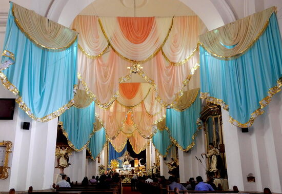 Im Innern der hübsch dekorierten "Catedral"