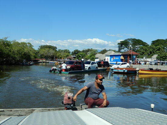 Leomobil kann schwimmen und erst noch rückwärts!  Wow!