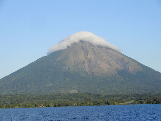 Der Vulkan Concepción auf der Insel Ometepe mit schönem "Wattehäubchen"!