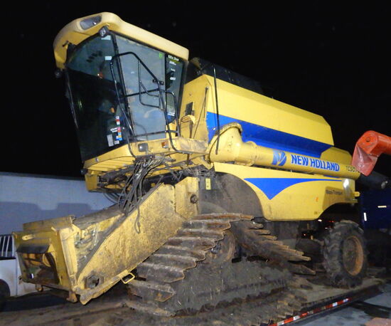 Gegen Abend füllt sich der Platz immer mehr mit LKWs, welche auch hier nächtigen wollen! Ich bin erstaunt, was alles transportiert wird! Ein LKW-Chauffeur sagt mir noch in einem kurzen Gespräch, ich solle betreffs Geschwindigkeit aufpassen, es seien etliche Polizeikontrollen unterwegs!