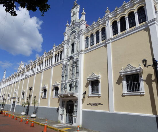 Tolle Architektur - das Haus beherbergt das Aussenministerium