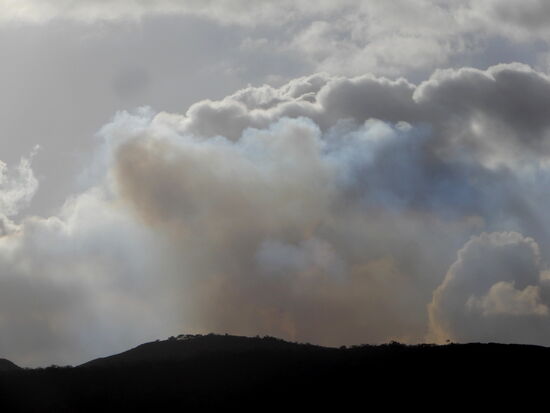 Der Blick hin zum Masaya Vulkan, welcher schwefelhaltige Gase und Rauch entlässt!
