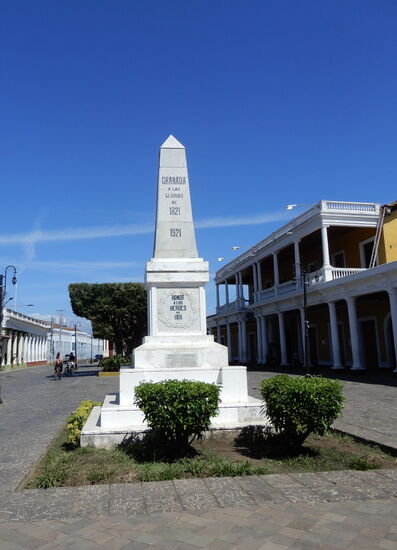Zuerst erkunden wir die Umgebung zu Fuss
