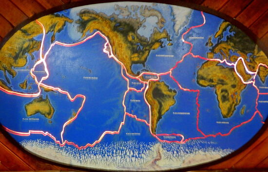 Die Feuerringe und die dazugehörigen Erdplatten