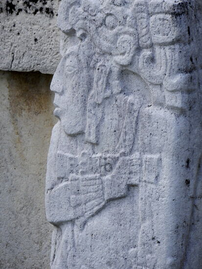 Wir durchstöbern die ganze Anlage, sie ist wirklich sehr reizvoll angelegt.