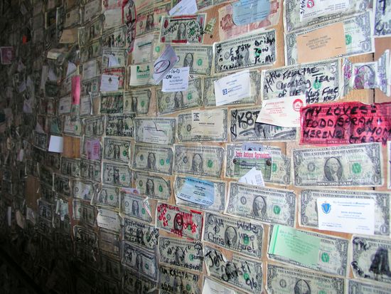 von uns hängen jetzt auch einer da