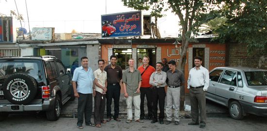 Nun ist das Taxiteam berühmt  
Ich bin mal gespannt, ob Ihr die Fotos findet. Thank you very much!