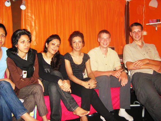 Faga, ihre Schwester und Freundinnen. Das war echt einer der geilsten Abende im Iran.