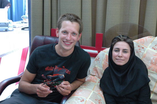 Nachdem Affsaneh mich für unser Visum fotografiert hatte, durften wir auch sie fotografieren. Ein schöner Tag in Teheran!