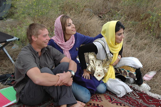 Der Iran hat sehr hübsche Frauen, mit denen wir immer wieder ins Gespräch kommen, weil wir Europäer sind. Ich empfehle jedem, der eine schöne Frau zum Heiraten sucht, hier hin zu fahren!
