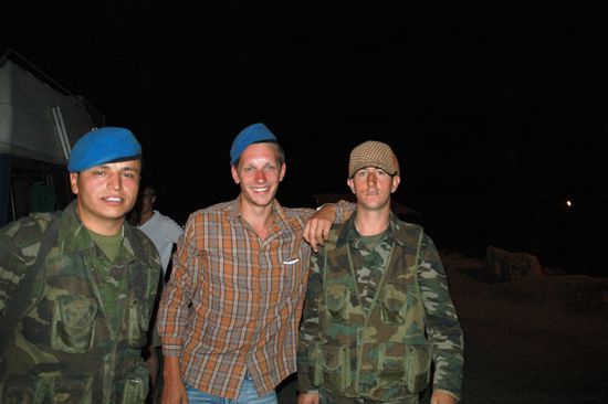 Die Soldaten waren eigentlich alle sehr lustig drauf. Die angespannte Allgemeinsituation machte sich aber bemerkbar und hinterließ auch bei uns Spuren.