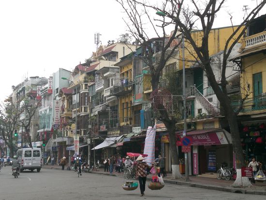 typische Strasse in Hanoi