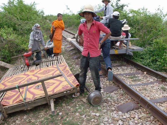 ... damit der andere Zug vorbeifahren konnte.