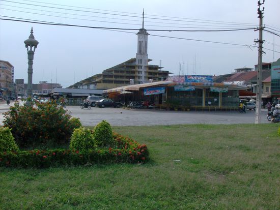 Blick auf den Markt in Battambang