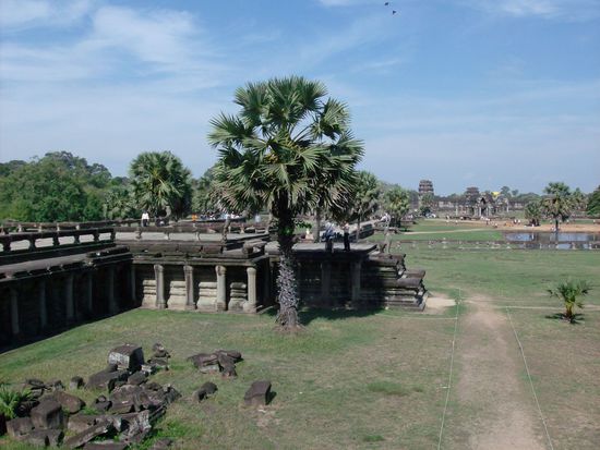 ...auf dieser Erhöhung ging man auf Angkor Wat zu