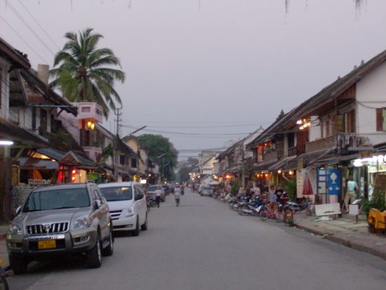 In dieser Straße sind viele Restaurants