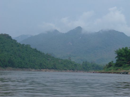 Auf dem Mekong zu den Caves