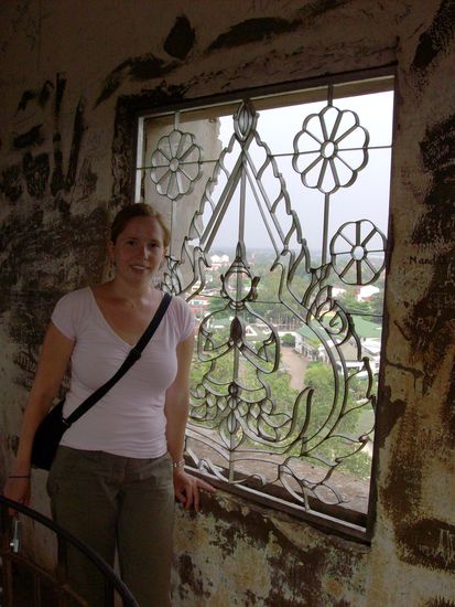 Trini vorm Buddhafenster