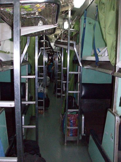 Das Zugabteil als die Betten schon gemacht wurden