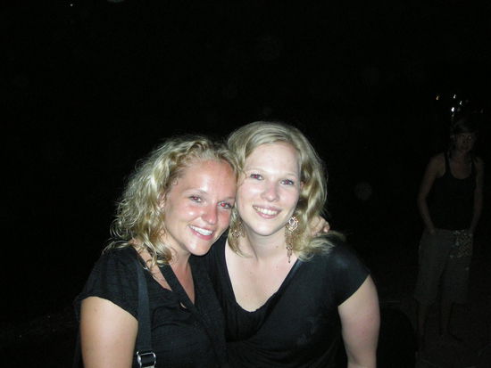 Sisters? Or Girlfriends? Das werden wir soooo oft gefragt. Wenn wir dann "friends" antworten, ernten wir ein dickes grinsen...