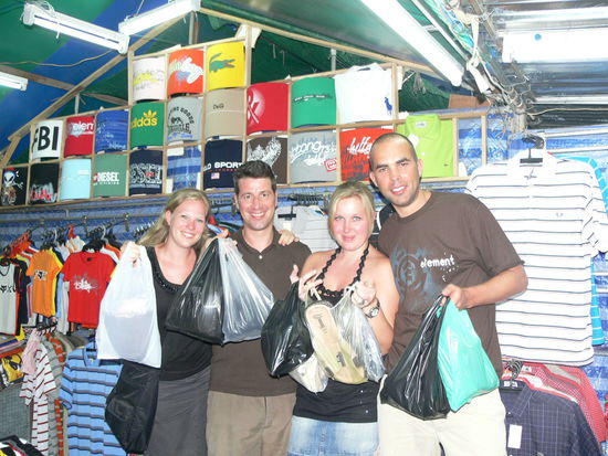 Kaufrausch! 
(Sandra: Ich hab nichts gekauft! Michael: Das kommt bestimmt noch und ich muss es dann schleppen!)