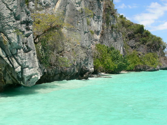 In der Naehe von unserem Schnorchelplatz! 
Danke, Conny haben gaaanz viele Unterwaserbilder mit deiner Kamera gemacht!